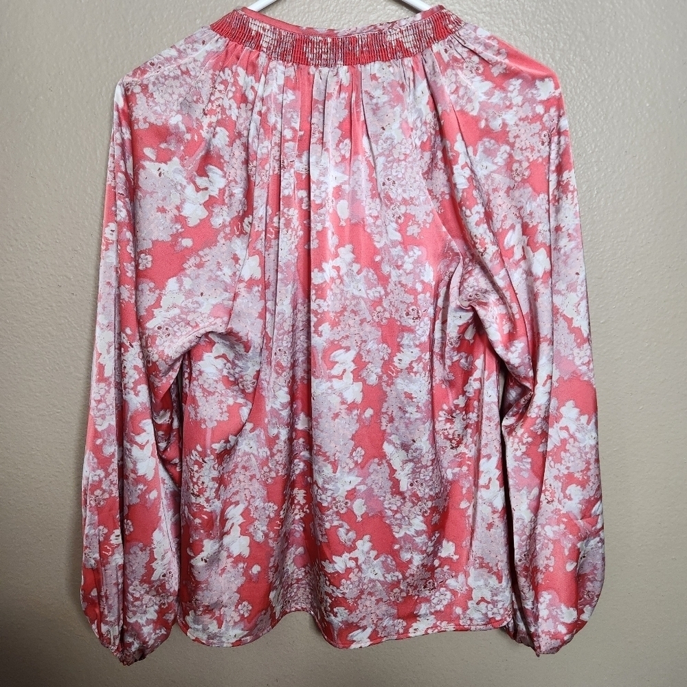 Evereve Keira Smocked Satin Long Sleeve Coral Floral Blouse |M| - Picture 5 of 7